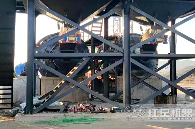 大型節(jié)能球磨機安裝實拍
