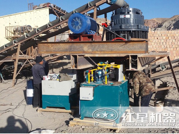 玄武巖制砂機(jī)破碎現(xiàn)場